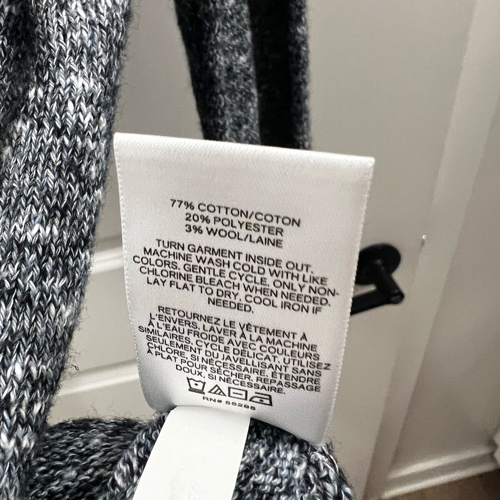 Express Sweater - Picture 5 of 5